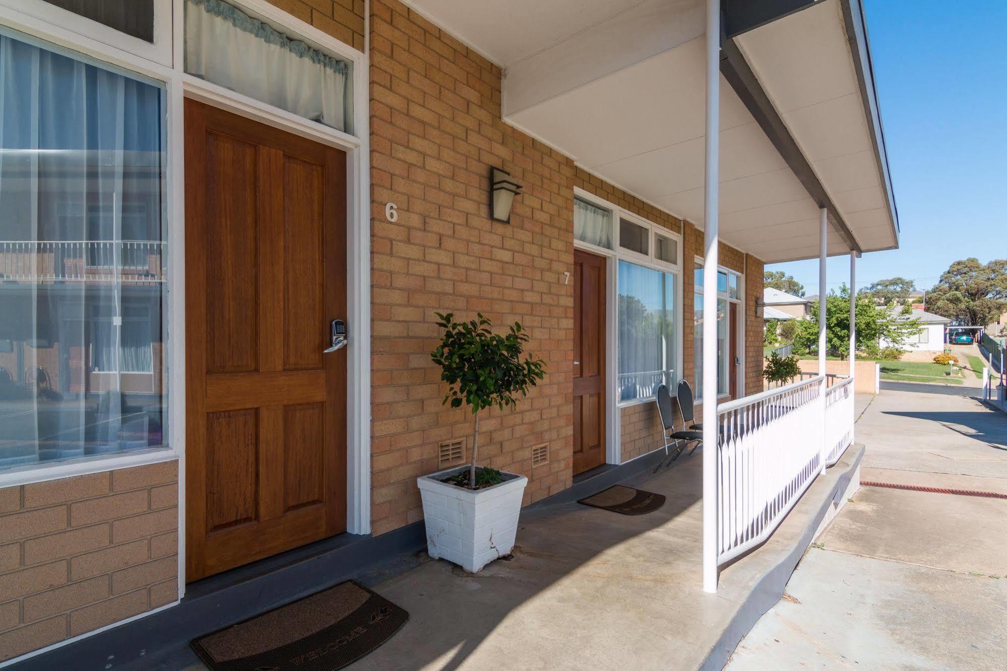 Queanbeyan Motel Exterior photo